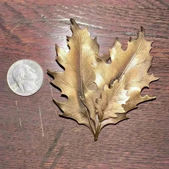 Vintage Bronze Leaf Pin - Picture 1 of 2